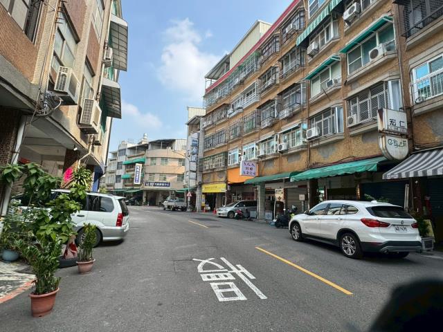 高雄苓雅法拍公寓-6