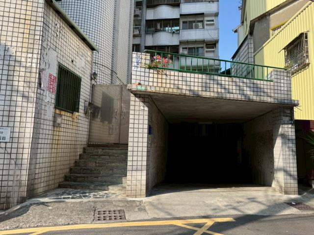 高雄鳳山華廈拍賣-6