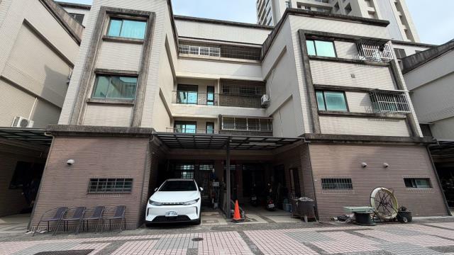 高雄楠梓法拍透天-4