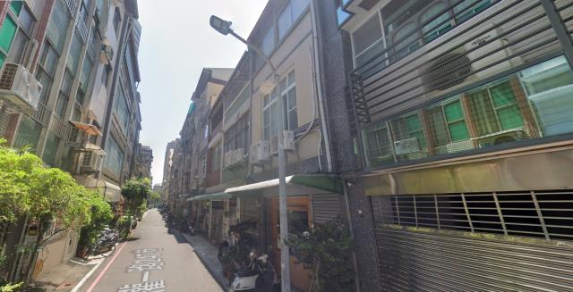 高雄新興區拍賣透天-2