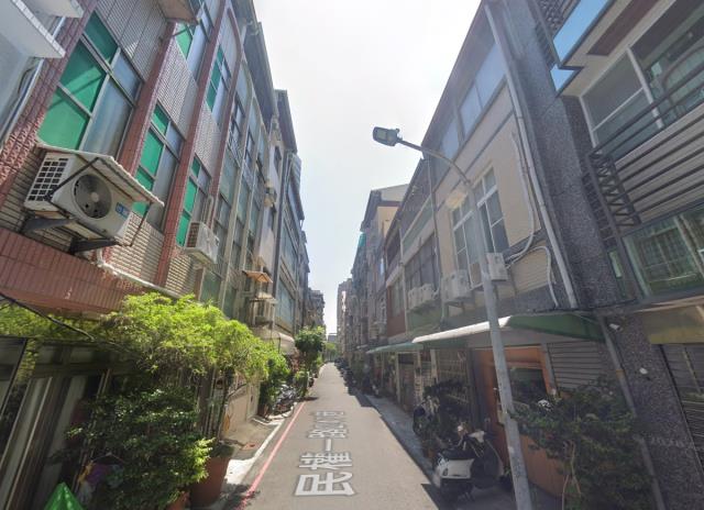 高雄新興區拍賣透天-3