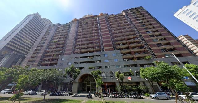 高雄新興區大樓法拍-2